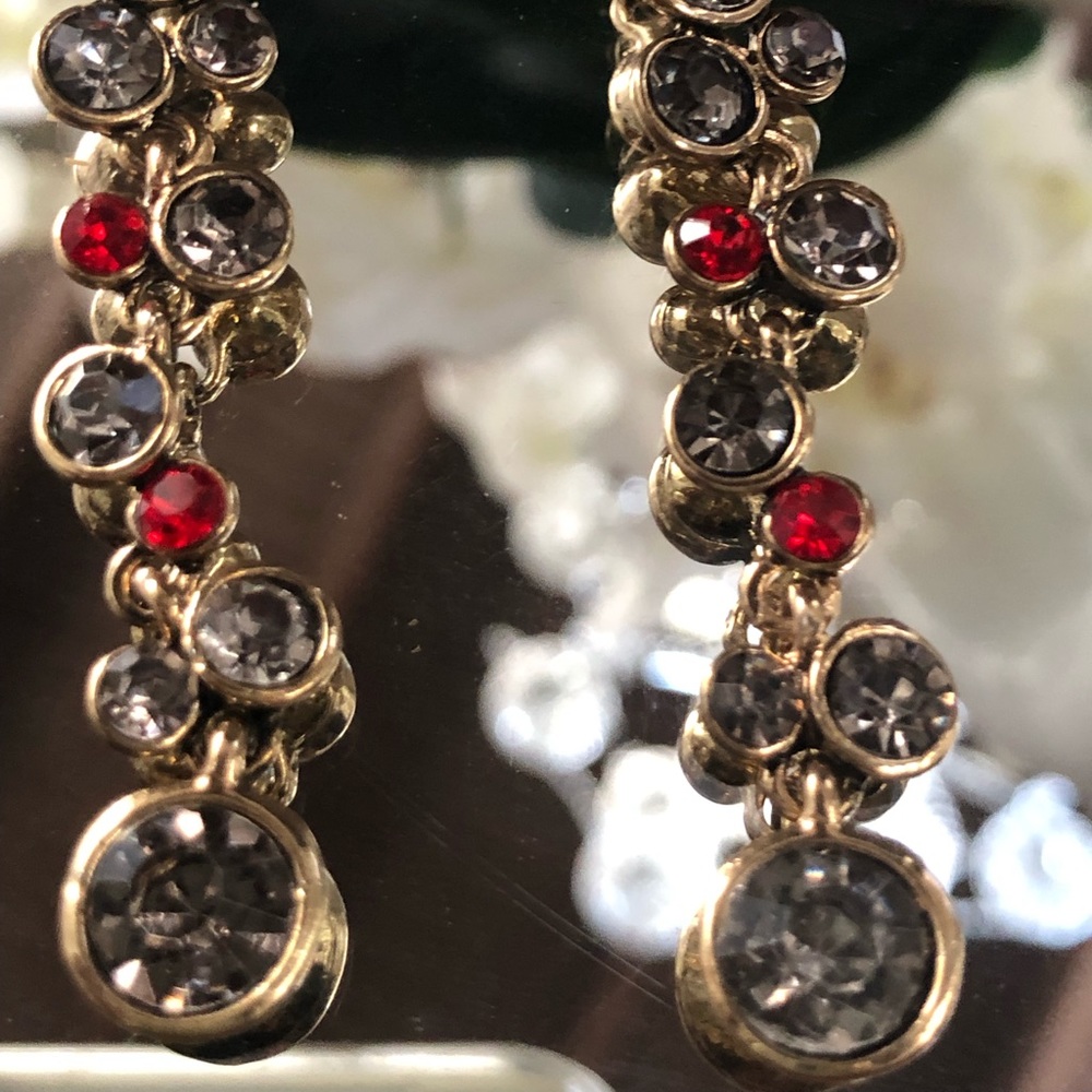 Women earring dangle perfect for a night out